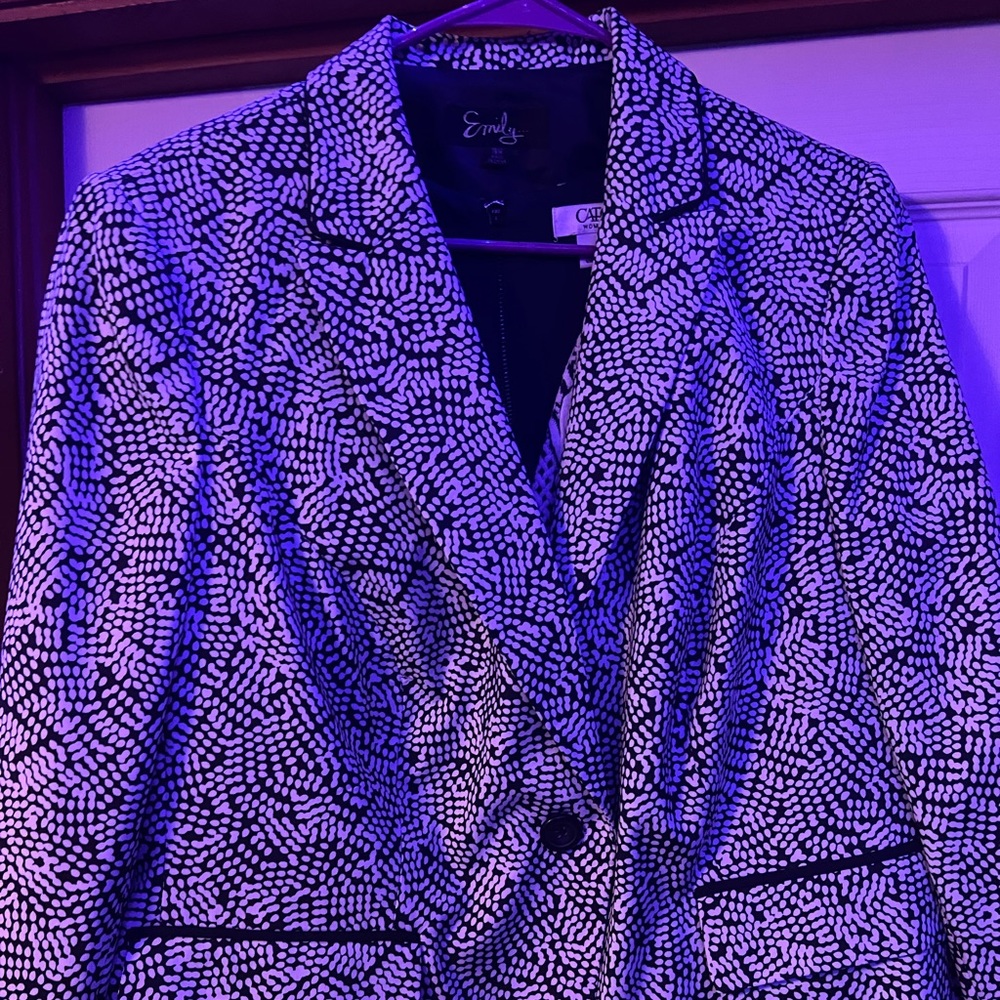 I’m selling a suit top for women.